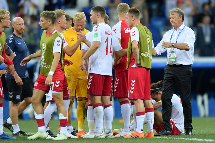 Psycholog sportu broni decyzji o dokończeniu meczu Danii. "To może dać odskocznię"