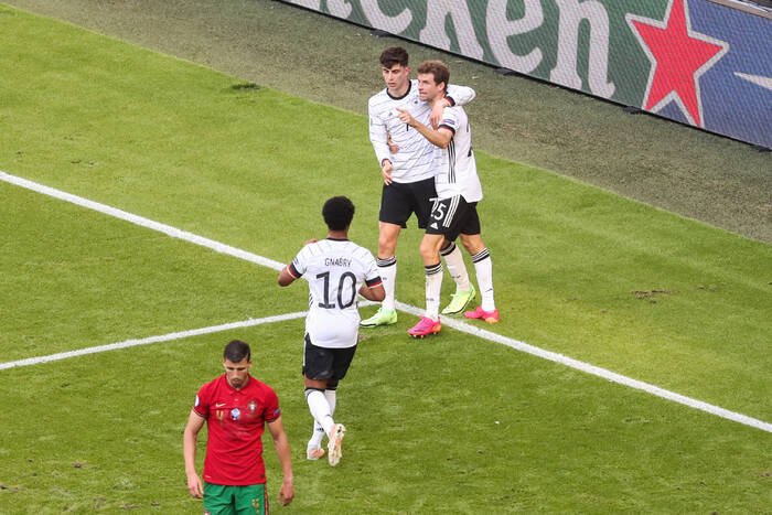 Gwiazda reprezentacji Niemiec ma poważne problemy z kolanem. Może opuścić nawet mecz w 1/8 finału