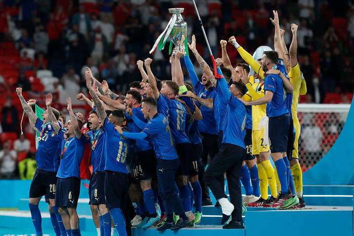 "Zrobiliśmy kocięta z lwów". Włoskie media świętują triumf w Euro 2020