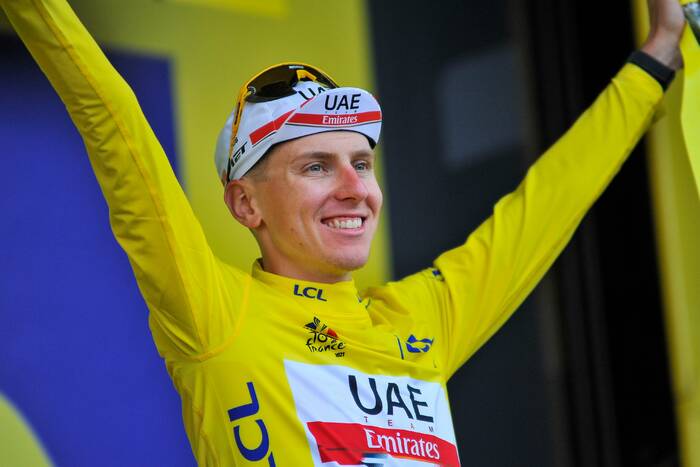"Kosmita!". Tadej Pogacar wygrał 17. etap Tour De France. Dobry występ Rafała Majki