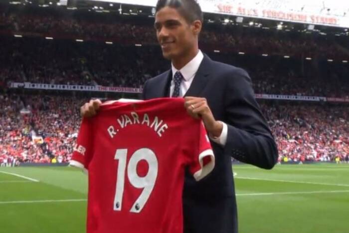 Raphael Varane zdradził, dlaczego zdecydował się na transfer do Manchesteru United. "Jestem bardzo szczęśliwy"