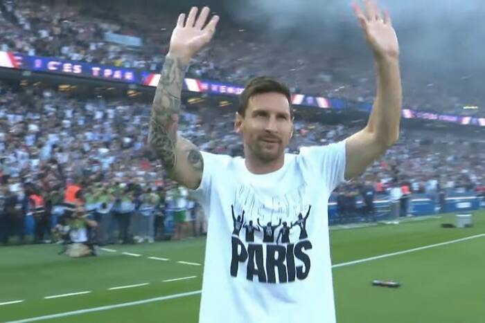 PSG zaprezentowało nowych piłkarzy. Leo Messi wywołał szaleństwo na Parc des Princes [WIDEO]