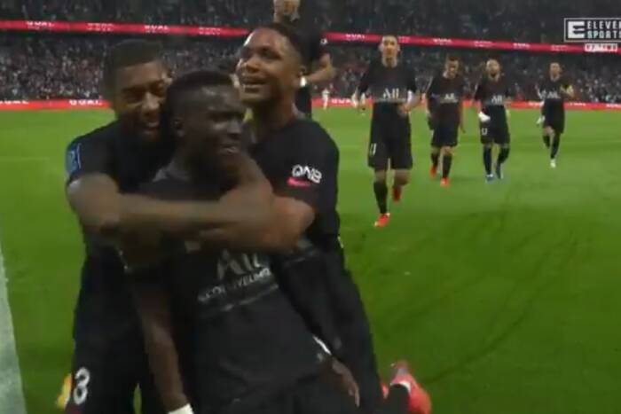 Idrissa Gueye wyręczył gwiazdy PSG. Piękne trafienie pomocnika i kolejne zwycięstwo paryżan [WIDEO]