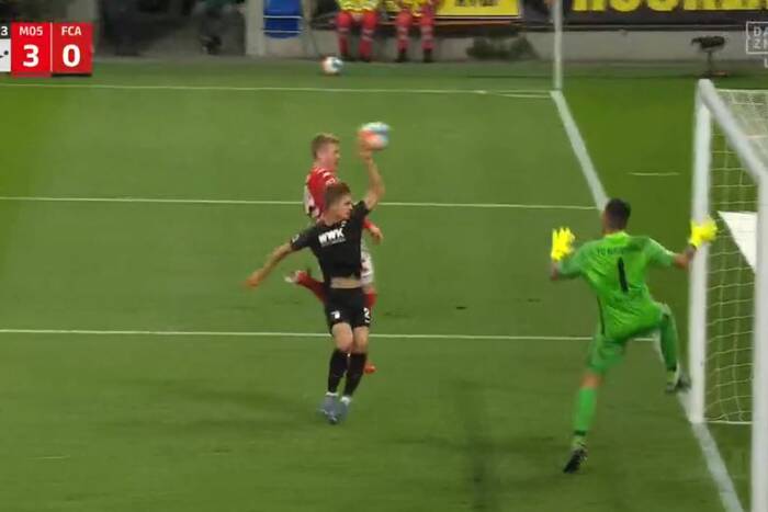 Fatalny mecz Roberta Gumnego w Bundeslidze. Polak zawalił dwa gole, Augsburg wysoko przegrał z Mainz