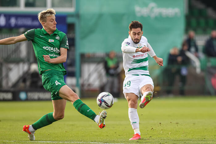 Kuriozalny samobój pogrążył Wartę Poznań. Lechia Gdańsk wyszarpała zwycięstwo [WIDEO]