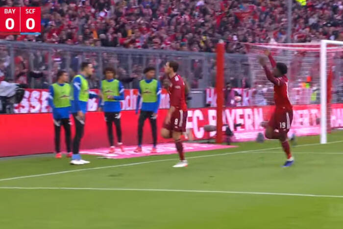 Skromne zwycięstwo Bayernu Monachium z Freiburgiem. Kolejny gol Roberta Lewandowskiego [WIDEO]