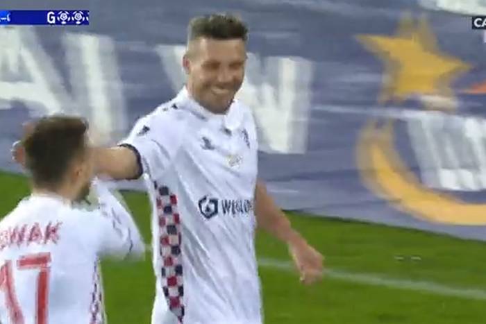 Lukas Podolski z pierwszym golem w PKO Ekstraklasie! Piłkarz Górnika przełamał się z Legią Warszawa [WIDEO]