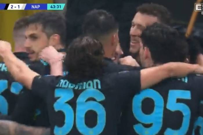 Bramka Piotra Zielińskiego nie wystarczyła Napoli. Pięć goli w hicie Serie A, szalony mecz na San Siro [WIDEO]