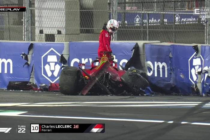 Charles Leclerc skasował swój bolid przed Grand Prix Arabii Saudyjskiej. "Potężny dzwon" [WIDEO]