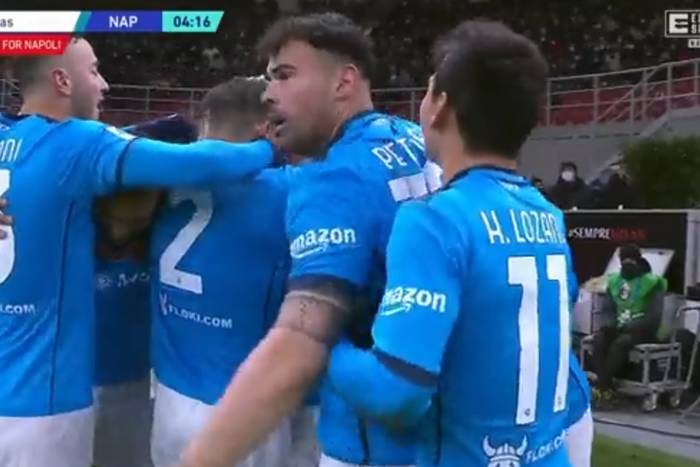 Napoli wróciło na zwycięską ścieżkę. Wielkie kontrowersje w końcówce, ważna asysta Piotra Zielińskiego [WIDEO]