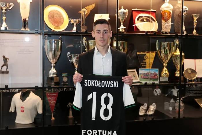 Legia Warszawa ogłosiła pierwszy zimowy transfer! Wychowanek klubu po latach wraca na Łazienkowską