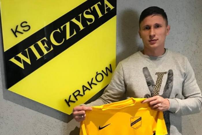 Wieczysta Kraków skusiła kolejnego piłkarza z Ekstraklasy. "Oferta z serii tych nie do odrzucenia"