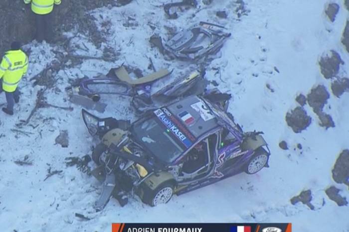 Niebezpieczny wypadek na Rajdzie Monte Carlo. Samochód runął w 30-metrową przepaść [WIDEO]