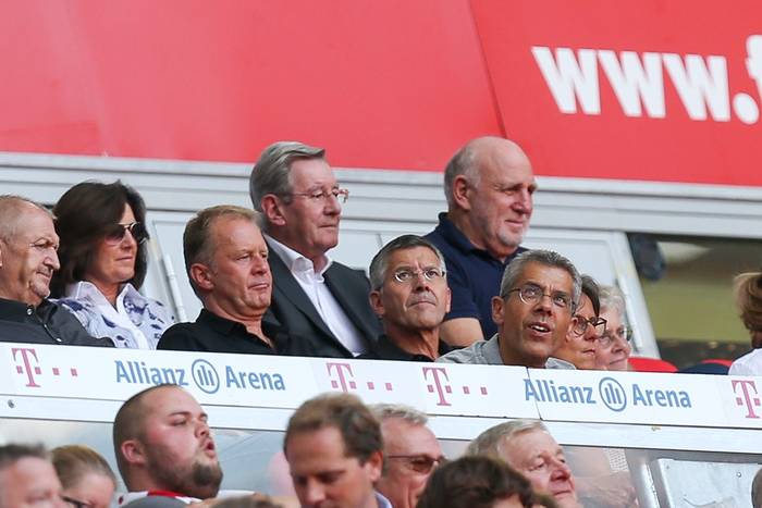 Prezes Bayernu Monachium zdecydowanie zareagował na transferowe plotki. "Nie widzę ku temu żadnego powodu"