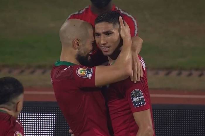 Piękny gol Hakimiego z rzutu wolnego, Mbappe pod wrażeniem. Maroko awansowało do ćwierćfinału PNA [WIDEO]