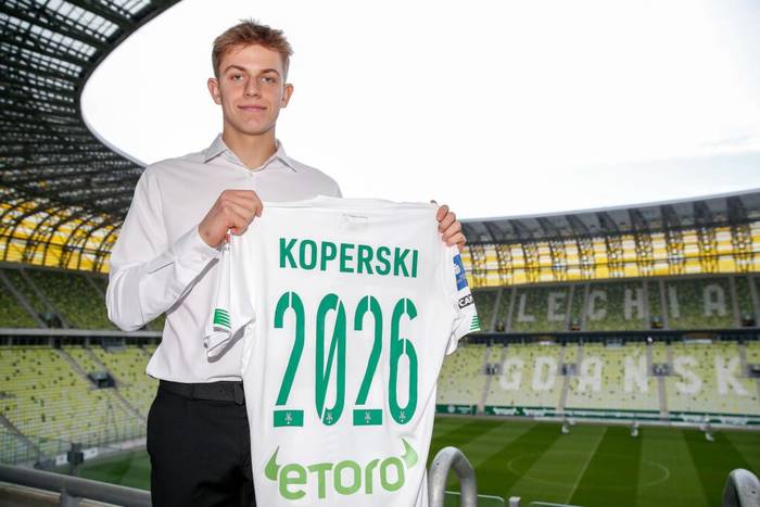 Duży talent zostaje w Lechii Gdańsk. Piłkarz podpisał nową umowę. "To dla mnie spełnienie marzeń"