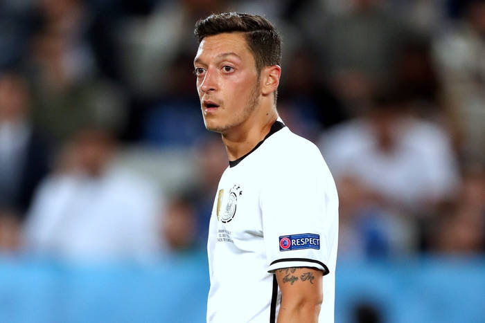 Mesut Ozil wyrzucony z pierwszej drużyny Fenerbahce! Niemiec musi trenować sam
