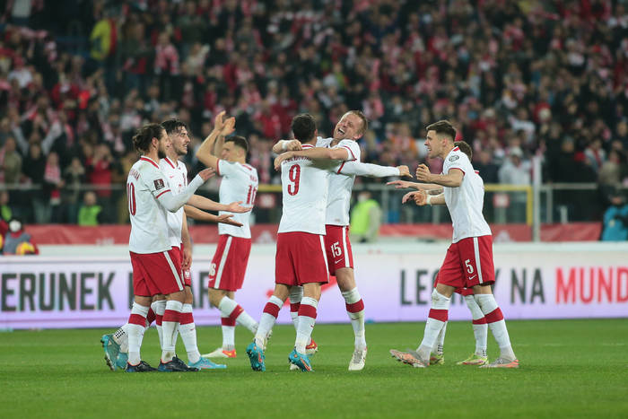 Robert Lewandowski dumny z reprezentacji Polski. "Wszystko jest możliwe, kiedy do końca walczysz"