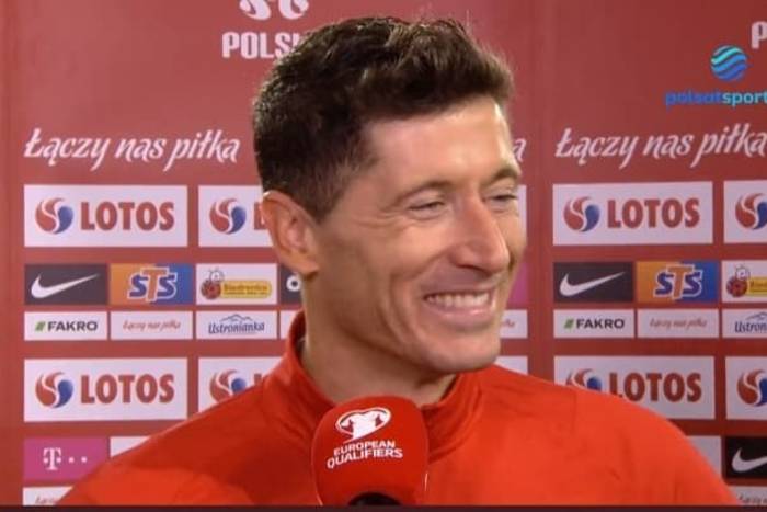 Robert Lewandowski zapytany, czy dedykuje sukces Paulo Sousie. Wymowna reakcja [WIDEO]