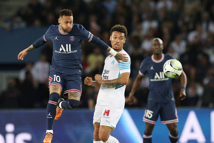 Neymar nie chce odchodzić z PSG. Mistrzowie Francji czekają na oferty za Brazylijczyka