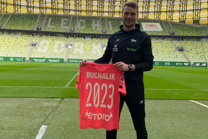 Bramkarz Lechii Gdańsk podpisał nowy kontrakt. Zostanie w drużynie na kolejny sezon