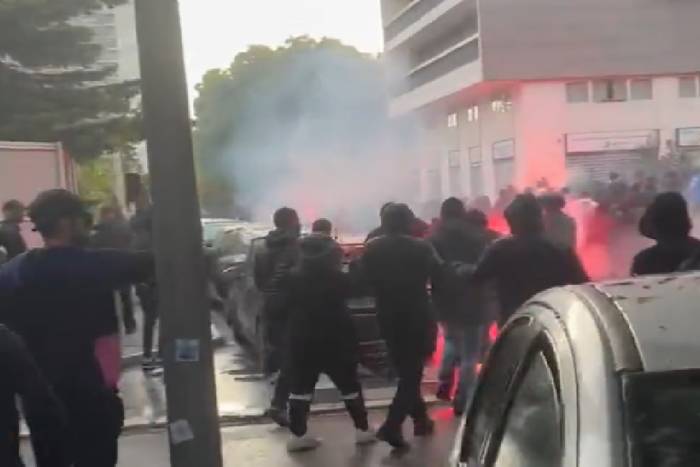 Kibice Olympique'u Marsylia i Feyenoordu starli się pod stadionem. Uszkodzono autokar jednej z drużyn [WIDEO]