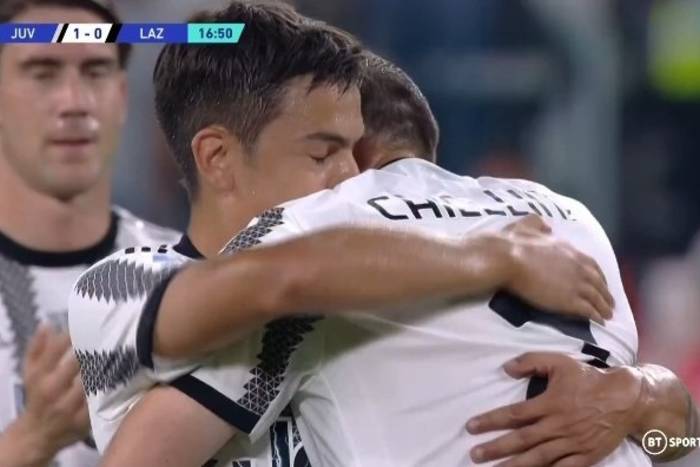 Emocjonalny wieczór Juventusu. Łzy Chielliniego, wzruszenie Dybali i to niezłomne Lazio [WIDEO]