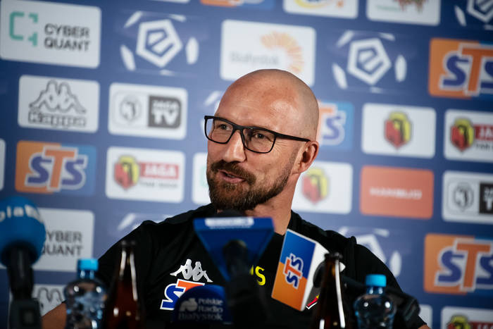 Klub Ekstraklasy poznaje się z nowym trenerem. "Poprzedni nie był ceniony. Lepiej wcale o nim nie mówić"