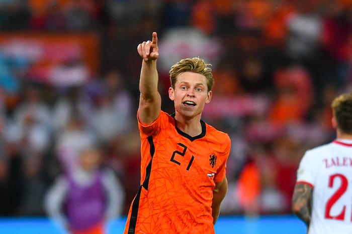 Manchester United porozumiał się z Barceloną. Uzgodniono kwotę transferu Frenkiego de Jonga