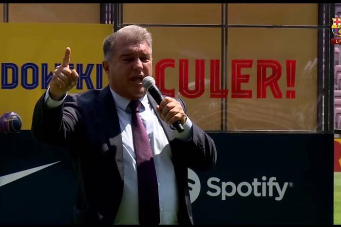 Laporta zabrał głos w sprawie transferu Lewandowskiego. Nagle zaczął mówić po polsku. "Dziękuję" [WIDEO]