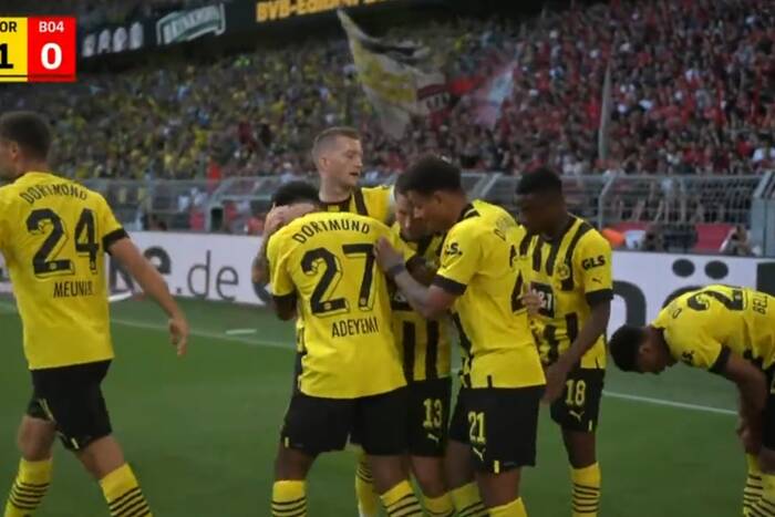 Borussia Dortmund zaczęła sezon od wygranej. Gol Reusa, kontuzja nowego nabytku, świetne parady Kobela [WIDEO]
