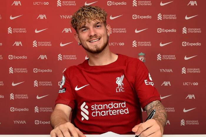 Liverpool przedłużył kontrakt ze swoim młodym talentem. Podpisał wieloletnią umowę. "Diament"