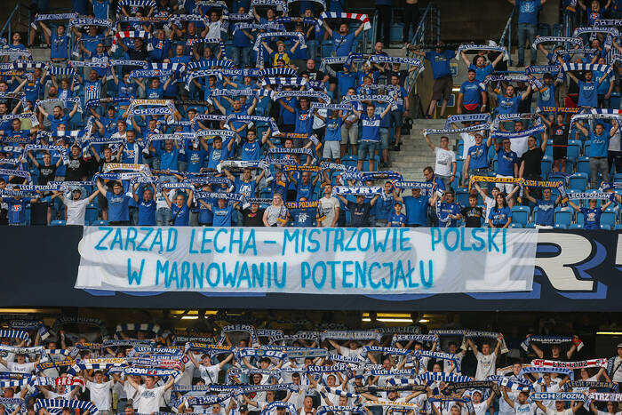 Kibice Lecha tracą cierpliwość. Wymowny transparent przy Bułgarskiej. "Mistrzowie w marnowaniu potencjału"