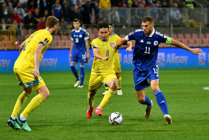 Edin Dżeko nie chce grać z Rosją. Zdecydowana deklaracja kapitana bośniackiej reprezentacji