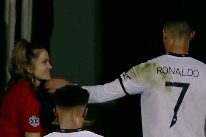 Cristiano Ronaldo odmówił zdjęcia z fanką. Zdecydowany gest ręką gwiazdora United [WIDEO]