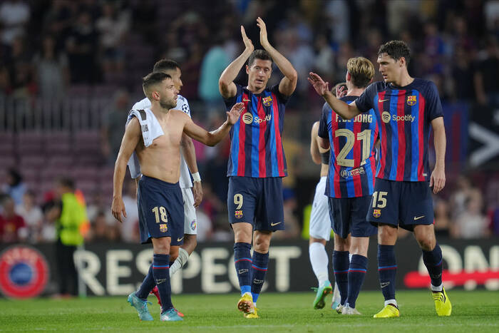 Składy na mecz FC Barcelona - Elche. Xavi zdecydował w sprawie Roberta Lewandowskiego