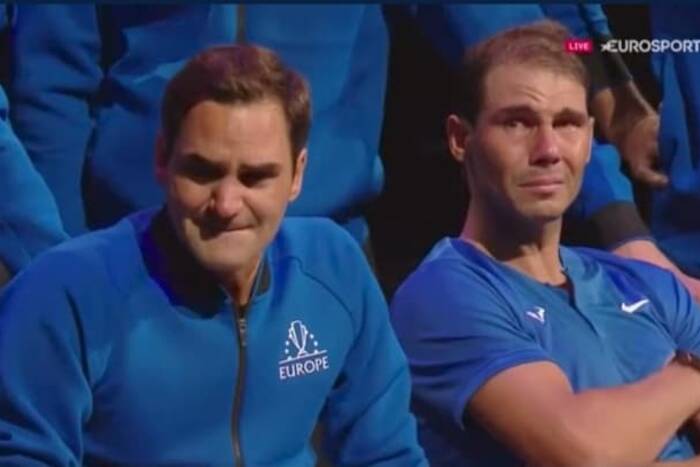 Rafael Nadal rozpłakał się obok Rogera Federera. Historyczne ujęcie dwóch legend tenisa [WIDEO]