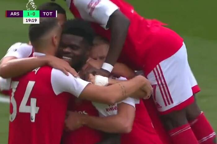 WOW! Co za bomba gracza Arsenalu! Gol stadiony świata, bramkarz Tottenhamu bezradny [WIDEO]