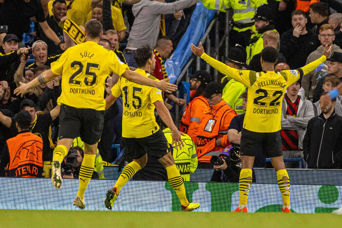 Borussia Dortmund nie zwalnia tempa. Pewne zwycięstwo i stały kontakt z Bayernem [WIDEO]