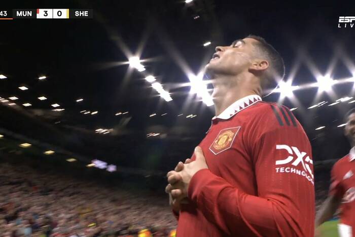 Przełamanie Cristiano Ronaldo! Portugalczyk w końcu trafił, a Manchester United przyklepał awans [WIDEO]