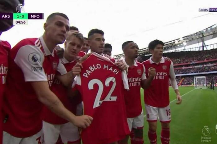 Piękny gest Arsenalu pod adresem byłego kolegi. Specjalna dedykacja i aż pięć goli z Nottingham [WIDEO]