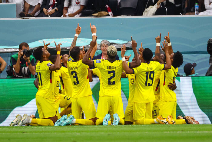 Katar bez szans w meczu otwarcia mundialu! Ekwador dał gospodarzom lekcję futbolu [WIDEO]