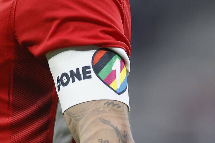 "Jesteśmy bardzo sfrustrowani decyzją FIFA". Europejskie federacje jednym głosem ws. tęczowych opasek One Love "Jesteśmy bardzo sfrustrowani decyzją FIFA". Europejskie federacje jednym głosem ws. tęczowych opasek One Love