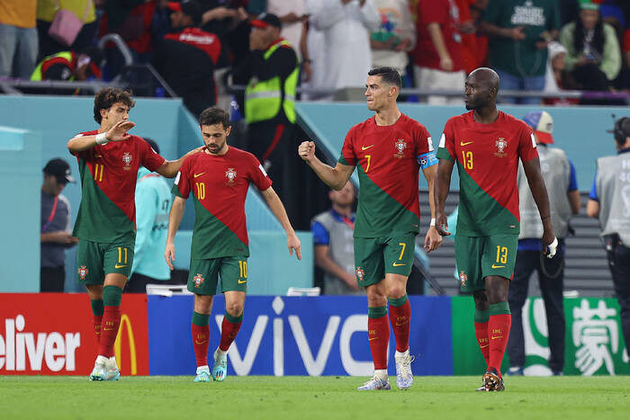 Szalony kwadrans dał zwycięstwo Portugalii! Zabójcze kontry, błysk Fernandesa i rekord Ronaldo [WIDEO]