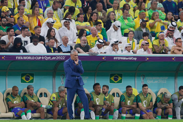 "Nalegał na schemat, który okazał się nieskuteczny". Selekcjoner Brazylii w ogniu krytyki mimo wygranej