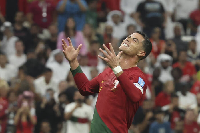 Przepis na sukces Portugalii? Trzymać Ronaldo z dala od pierwszego składu. "Selekcjoner ma problem"