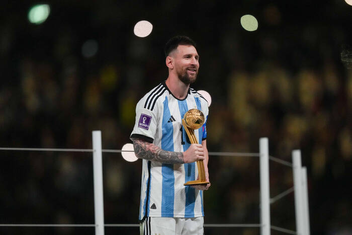 Argentyński trener porównał Messiego i Maradonę. "Dlatego jest najlepszy w historii"