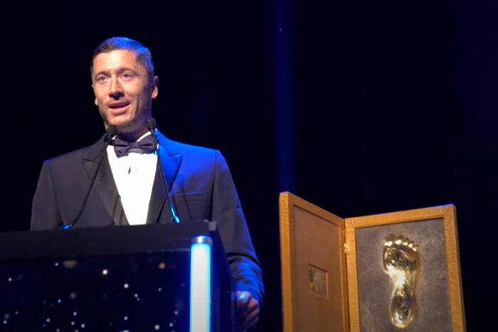 Robert Lewandowski doceniony! Polak wygrał kolejny plebiscyt. Pokonał Messiego, Neymara i Benzemę