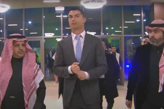 "Mój kontrakt jest wyjątkowy, ale ja też jestem wyjątkowy". Wymowne słowa Ronaldo o umowie z Al-Nassr "Mój kontrakt jest wyjątkowy, ale ja też jestem wyjątkowy". Wymowne słowa Ronaldo o umowie z Al-Nassr