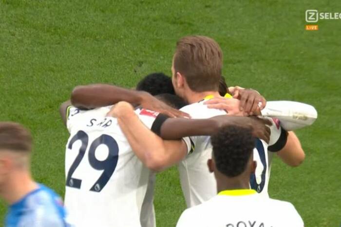 Piękny gol Harry'ego Kane'a. Tottenham gra dalej w FA Cup [WIDEO]